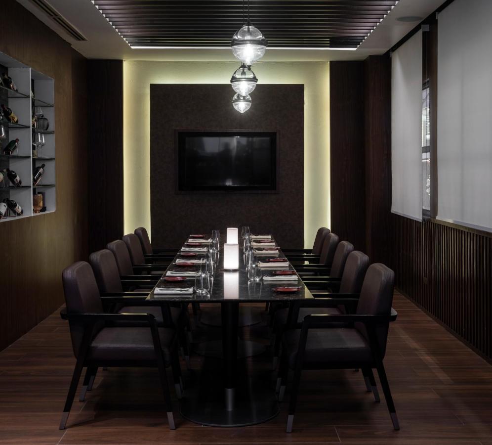 Fili Hotel At Nustar Cebu Екстериор снимка